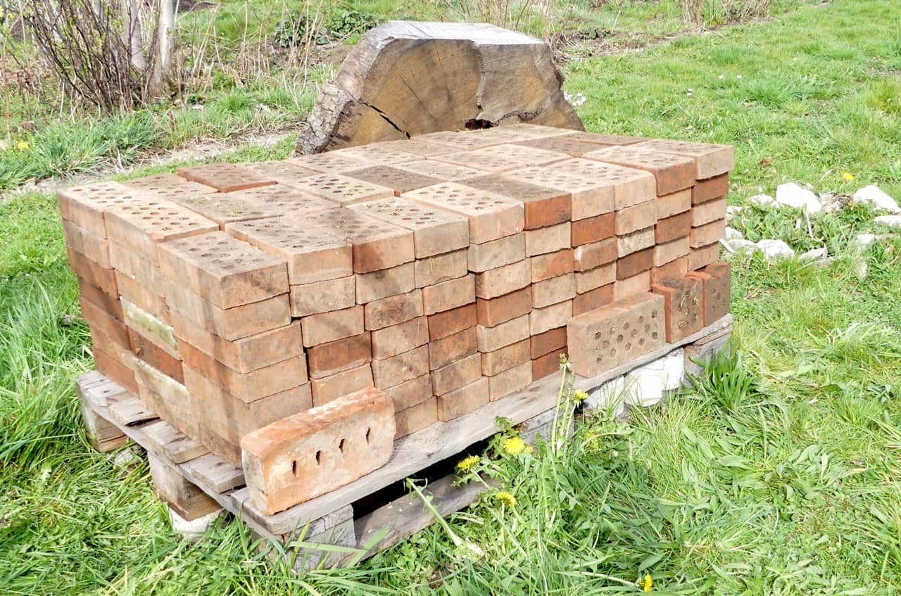 gebrauchte Ziegelsteine (Foto: privat)