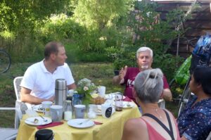 Gesprächsrunde mit Bürgermeister im Gemeinschaftsgärtle (Foto: privat)
