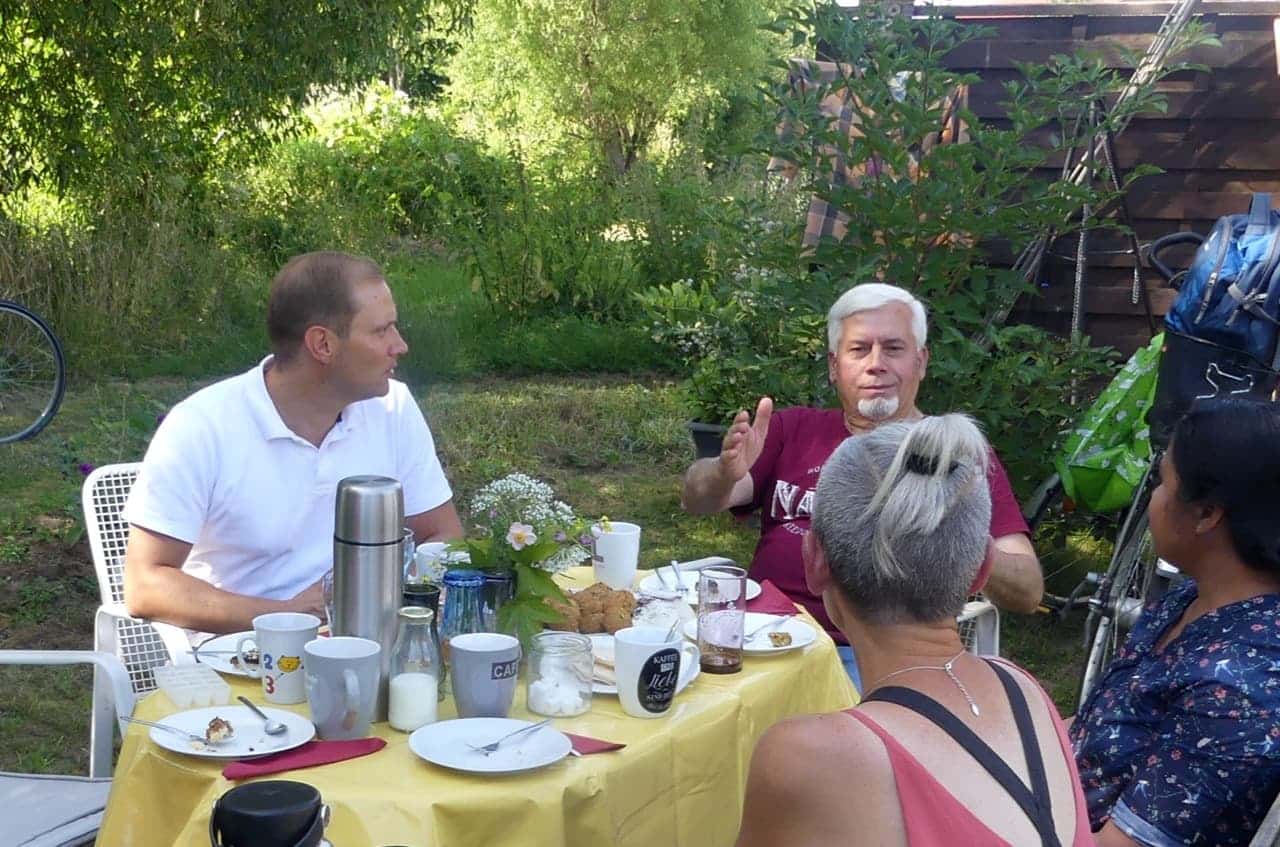 Gesprächsrunde mit Bürgermeister im Gemeinschaftsgärtle (Foto: privat)